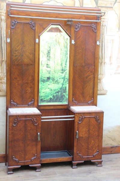 Art Deco Garderobe